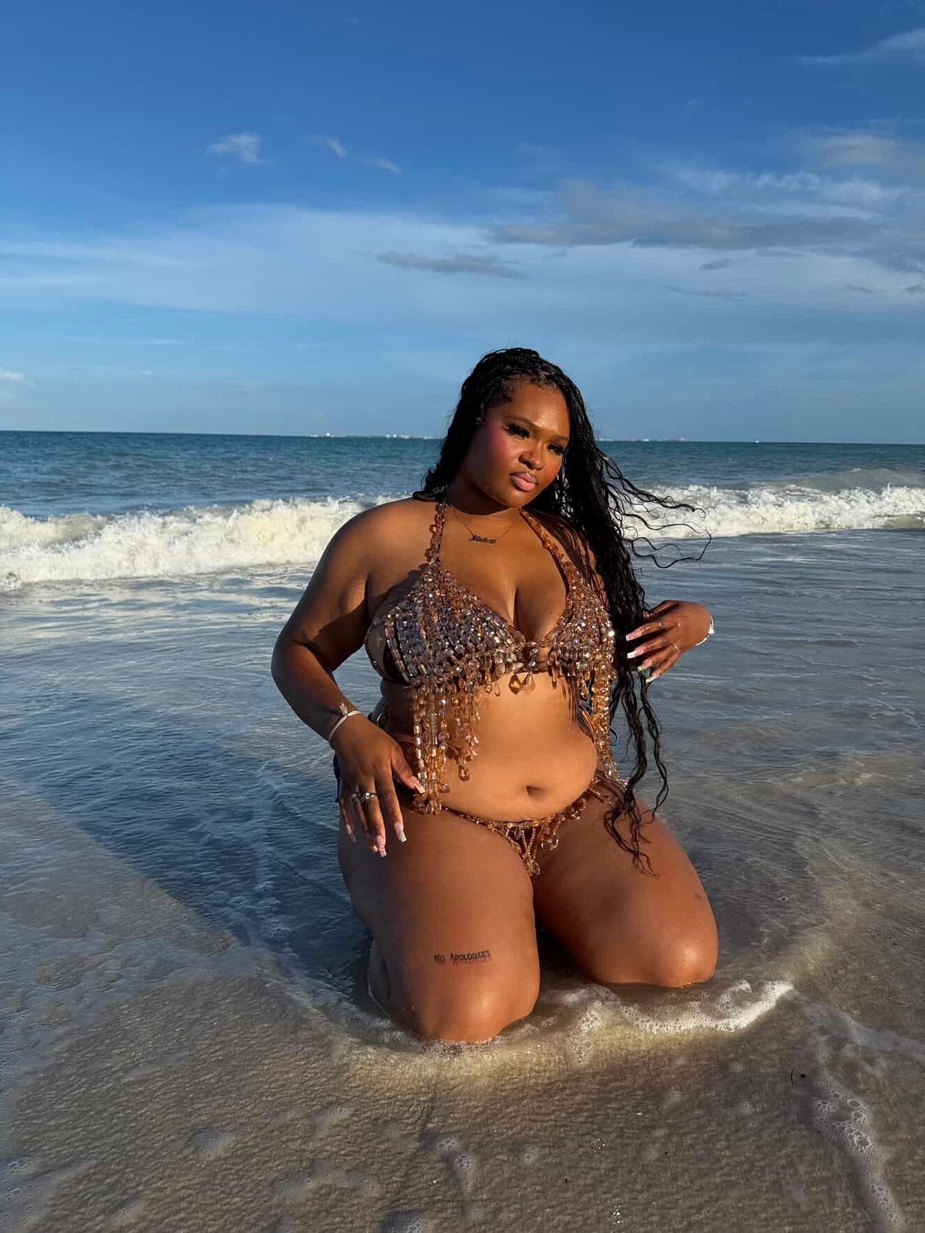 Champagne beach set
